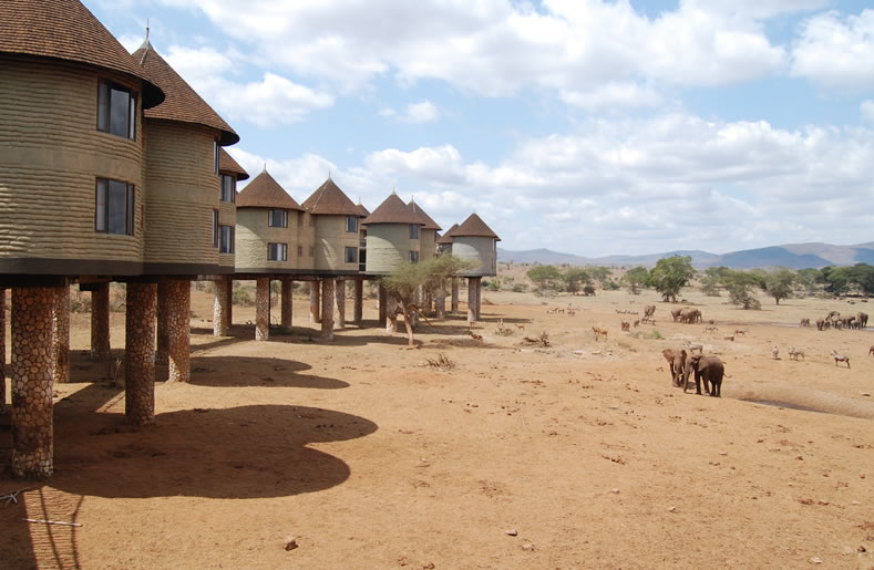 3 Days Tsavo East-Saltlick-Amboseli_